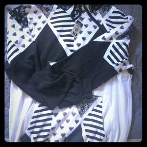 Balck and white rue 21 hoodie